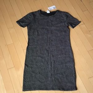 NWT H&M short sleeve straight stretchy dress - small
